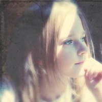 18张温柔氛围感拉满的暖色系女生头像合集