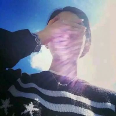虚影模糊的伤感女生头像 共12张素材分享