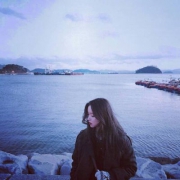 带着大海背景的清新女生QQ头像 10张氛围感拉满