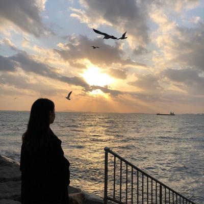 17张高清唯美气质女生头像合集