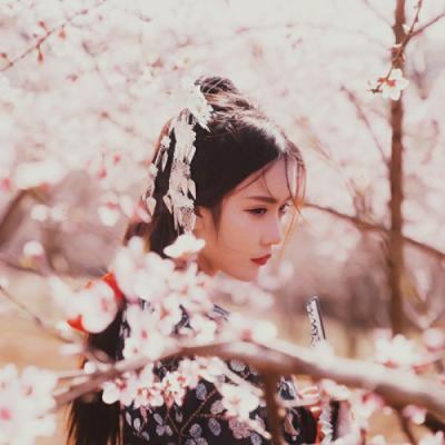 23张高清好看的女生古风微信头像，氛围感拉满