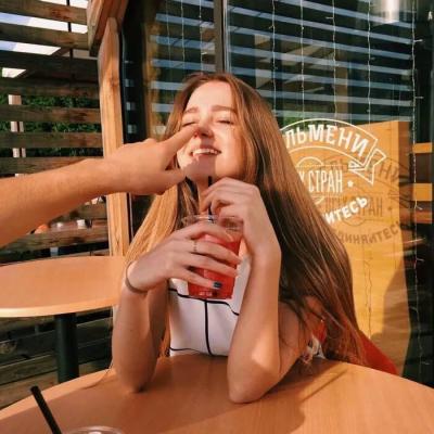 36张个性好看的欧美女生高清头像合集