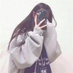 9张高清好看的手机控长发女生QQ头像