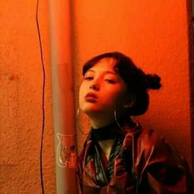 红色系霸气女生QQ头像 10张高清红色控专属头像