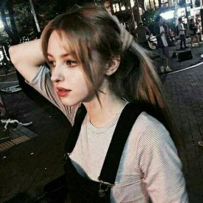 24张高清忧伤感欧美女生头像 氛围感拉满