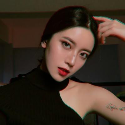 霸气拽女生高清头像合集！21张耐看又有型的女生头像图