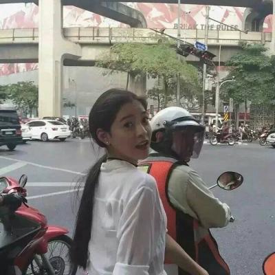 32张高清真人美女微信头像 好看的女生头像合集