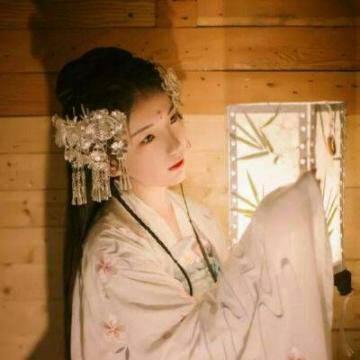 17张高清古风女生头像 氛围感拉满的QQ头像合集