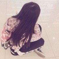 20张盘腿女生背影头像合集 免费下载