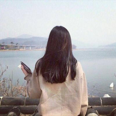 微信头像背影女生气质清新款 22张合集