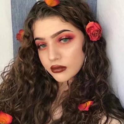 这里是来自小脸头像网的欧美高冷女生头像合集页面，页面内共整理了17张高清好看的欧美风格高冷女生头像，支持大图、小图、方图、圆图四种浏览模式，同时提供分页浏览功能，还附带了相关标签推荐与其他同类头像链接。