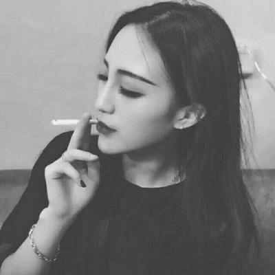 女生抽烟伤感霸气头像合集 12张高清图分享