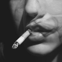 欧美风抽烟女生头像合集 18张霸气氛围感头像
