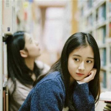 12张氛围感拉满的亲密闺蜜头像，高清又好看