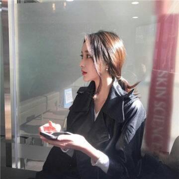 11张潮感拉满的简约女生头像 清爽又有范儿