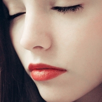 18张霸气红唇女生头像合集 又美又飒超吸睛