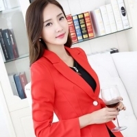 18张红衣女生微信头像 氛围感拉满的女生头像合集