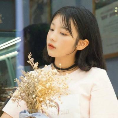 22张高清清新长发美女头像 氛围感拉满的女生头像合集