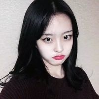16张淡雅红唇女生QQ头像 氛围感拉满