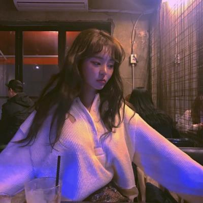 21张高清女生唯美时尚头像 氛围感拉满