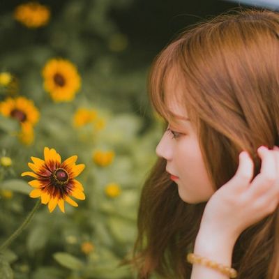 19张阳光感满满的女生微笑头像 高清唯美又好看