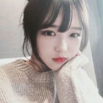 16张淡雅红唇女生QQ头像 氛围感拉满