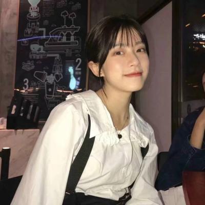 9张高清潮流时尚女生头像 日常穿搭氛围感拉满