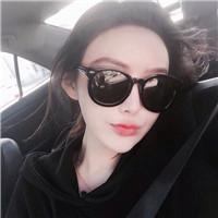 戴墨镜女生头像合集！23张气场拉满的酷飒造型