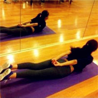 女生健身房头像合集：21张运动风女生身材头像