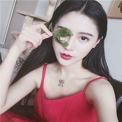 22张高清露肩性感女生头像 好看的女生头像合集