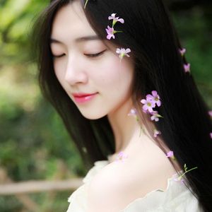 12张成熟阳光风格女生微笑头像 高清唯美氛围感拉满