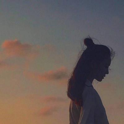30张高清女生意境背影头像 氛围感拉满的女头合集