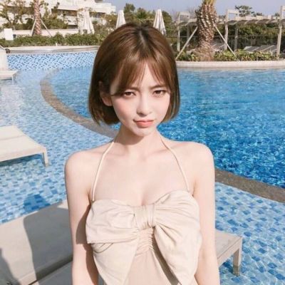 9张高清好看的露肩女生头像 美女露肩头像合集