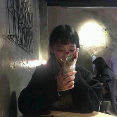 36张青春伤感颓废女生头像 自带消极氛围感的伤感女生头像