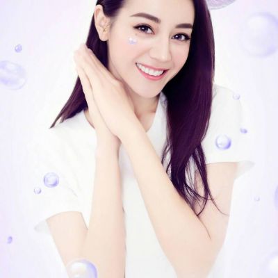 14张高清迪丽热巴美照头像 氛围感拉满的迪丽热巴头像合集