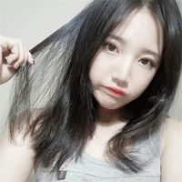16张淡雅红唇女生QQ头像 氛围感拉满