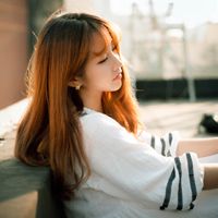 18张清新氛围感女生真人QQ头像，温柔又治愈