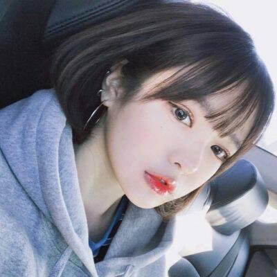 35张高清好看的女生短发微信头像合集