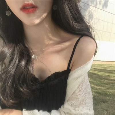 31张酷感露肩女生部位头像 高清无水印直接用