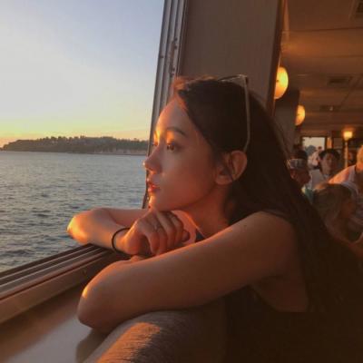 20张高清好看的简约意境女生头像合集