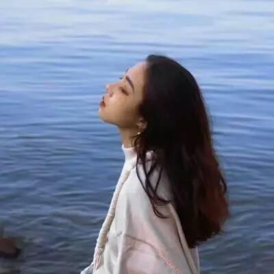 蓝色控看过来！29张高清唯美女生QQ头像合集