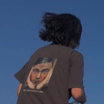 30张高清女生意境背影头像 氛围感拉满的女头合集