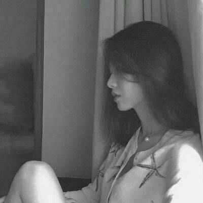 女生黑白高冷微信头像合集 27张高清好看的图来了