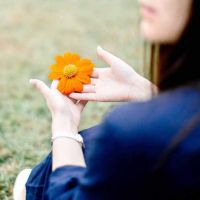 18张清新氛围感女生真人QQ头像，温柔又治愈