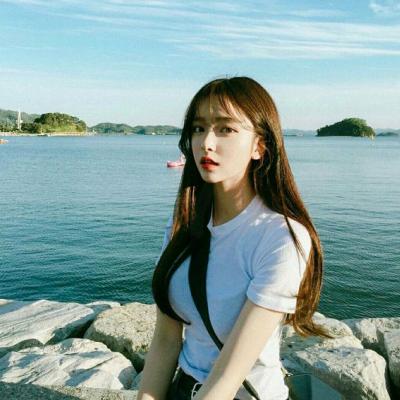 19张高清好看的女生海边头像合集