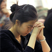 20张双手合十的唯美祈祷女生头像合集