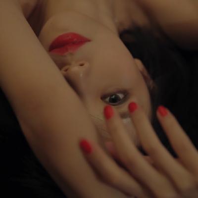 24张高清伤感孤独女生头像合集