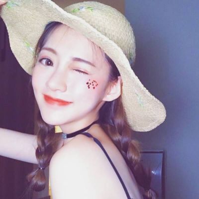 35张高清无水印清新美女微信头像 适合女生用的头像合集