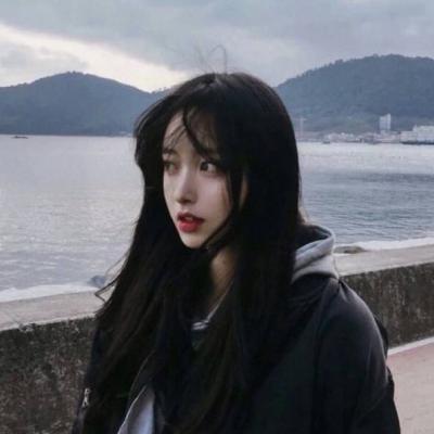 35张高清简约气质女生QQ头像 直接拿去用