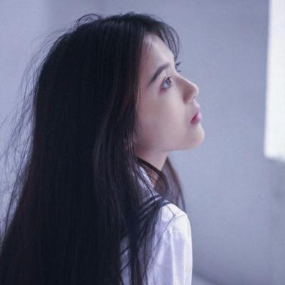 22张简约气质款女生微信头像 高清无水印直接用